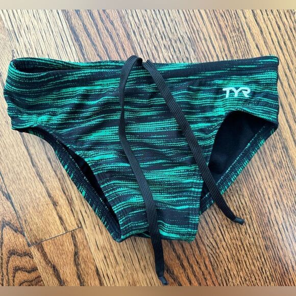 New TYR Boys' Durafast Elite Racer Brief Swimsuit Black Green Fizzy Print 24 / 8 - Picture 2 of 3